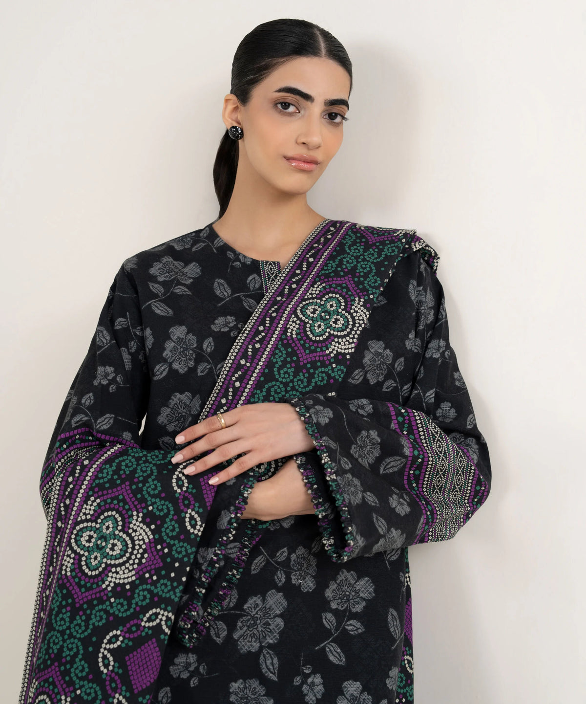 3 Piece - Printed Khaddar Suit