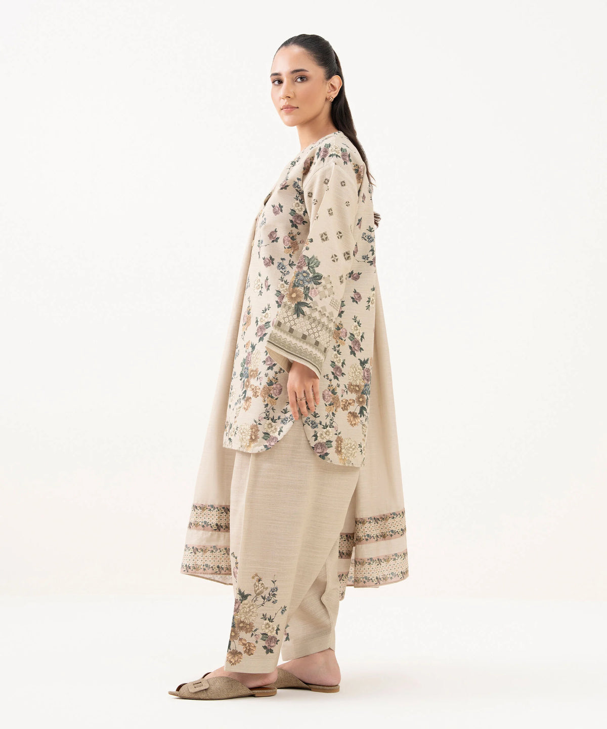 3 Piece - Printed Khaddar Suit