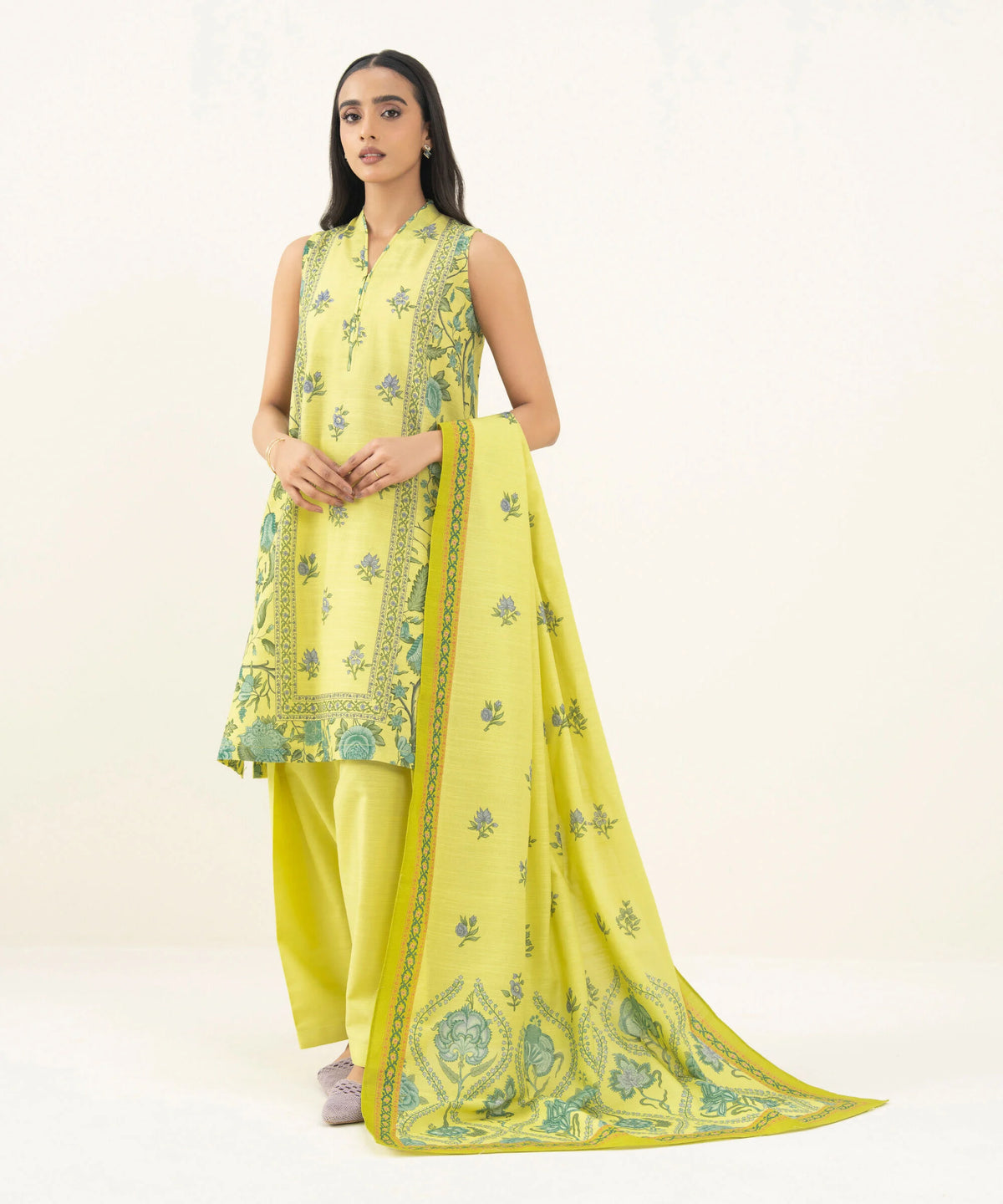 3 Piece - Printed Khaddar Suit