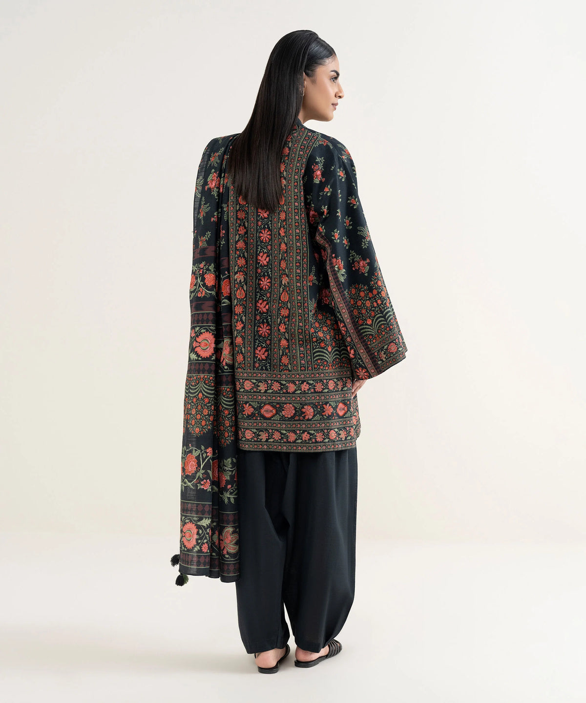 3 Piece - Printed Khaddar Suit