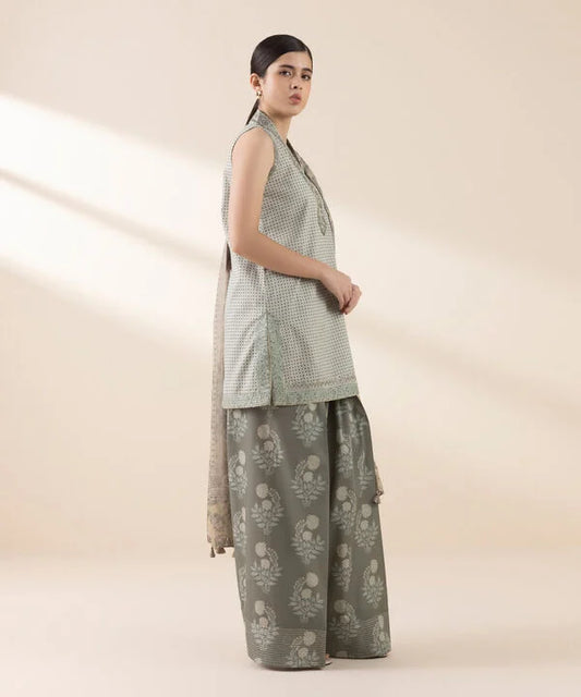 3 Piece - Embroidered Lawn Suit