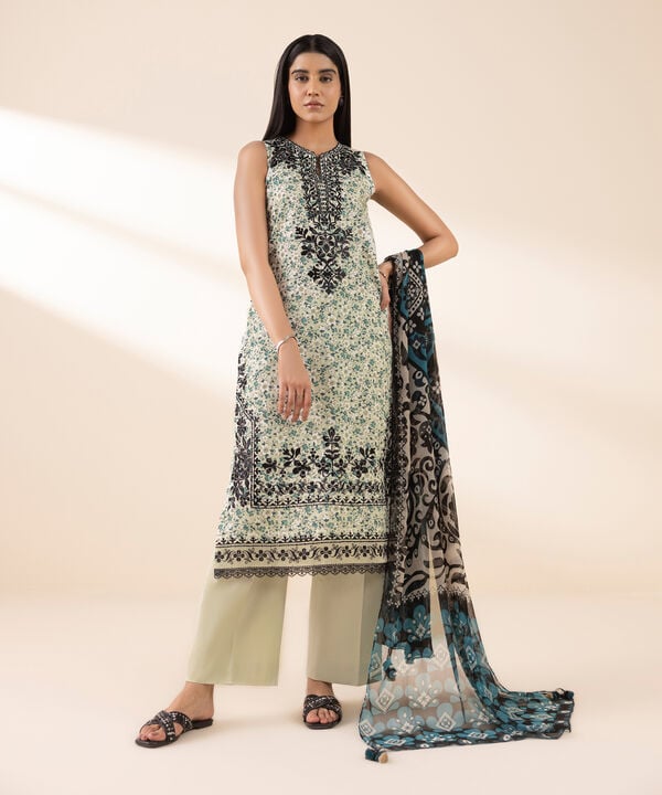 3 Piece - Embroidered Lawn Suit