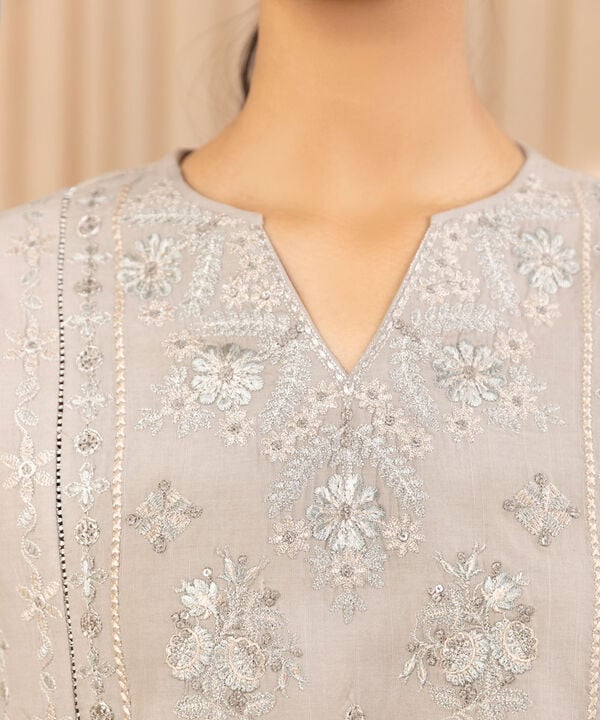 3 Piece - Embroidered Lawn Suit