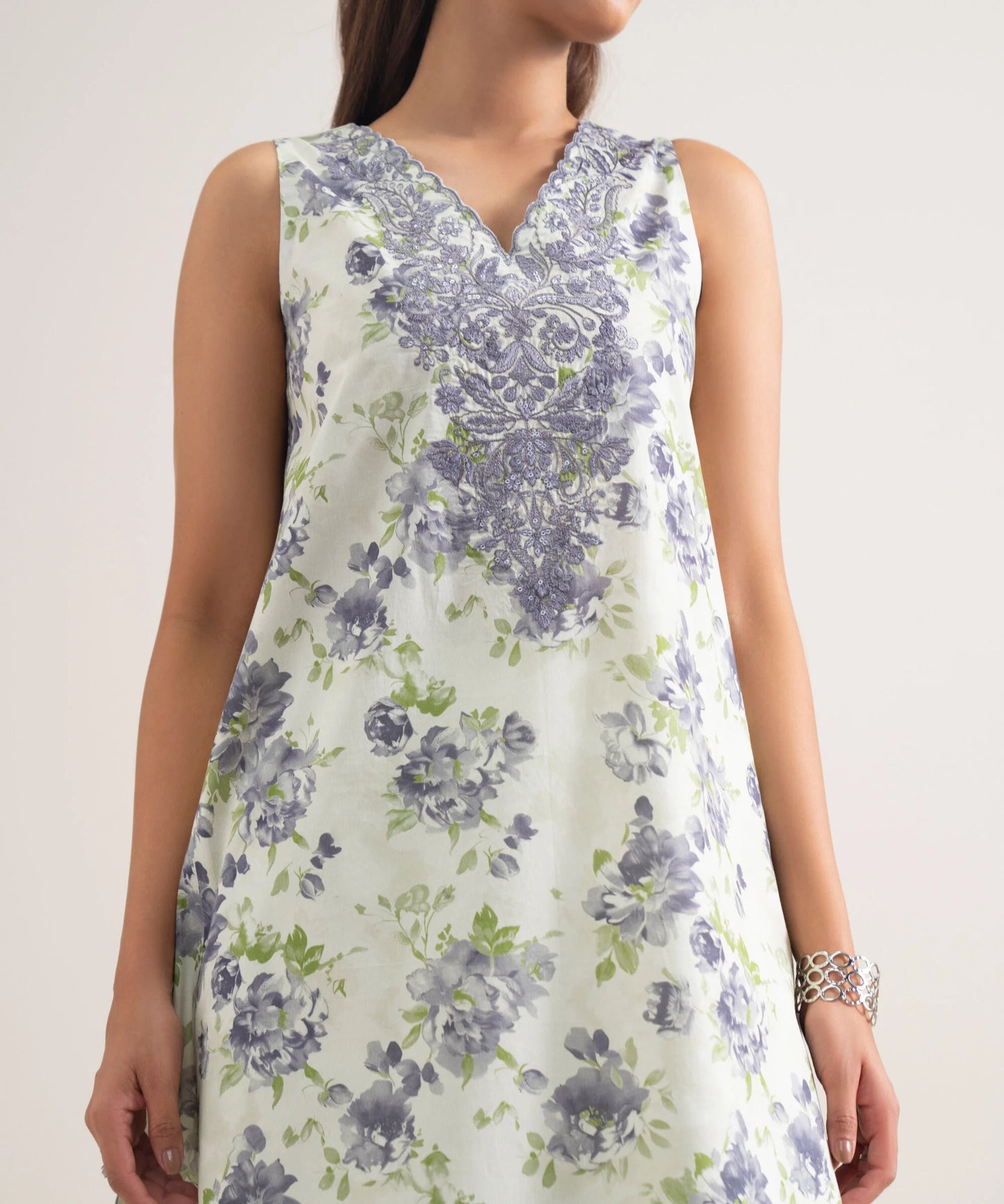 3 Piece - Embroidered Lawn Suit