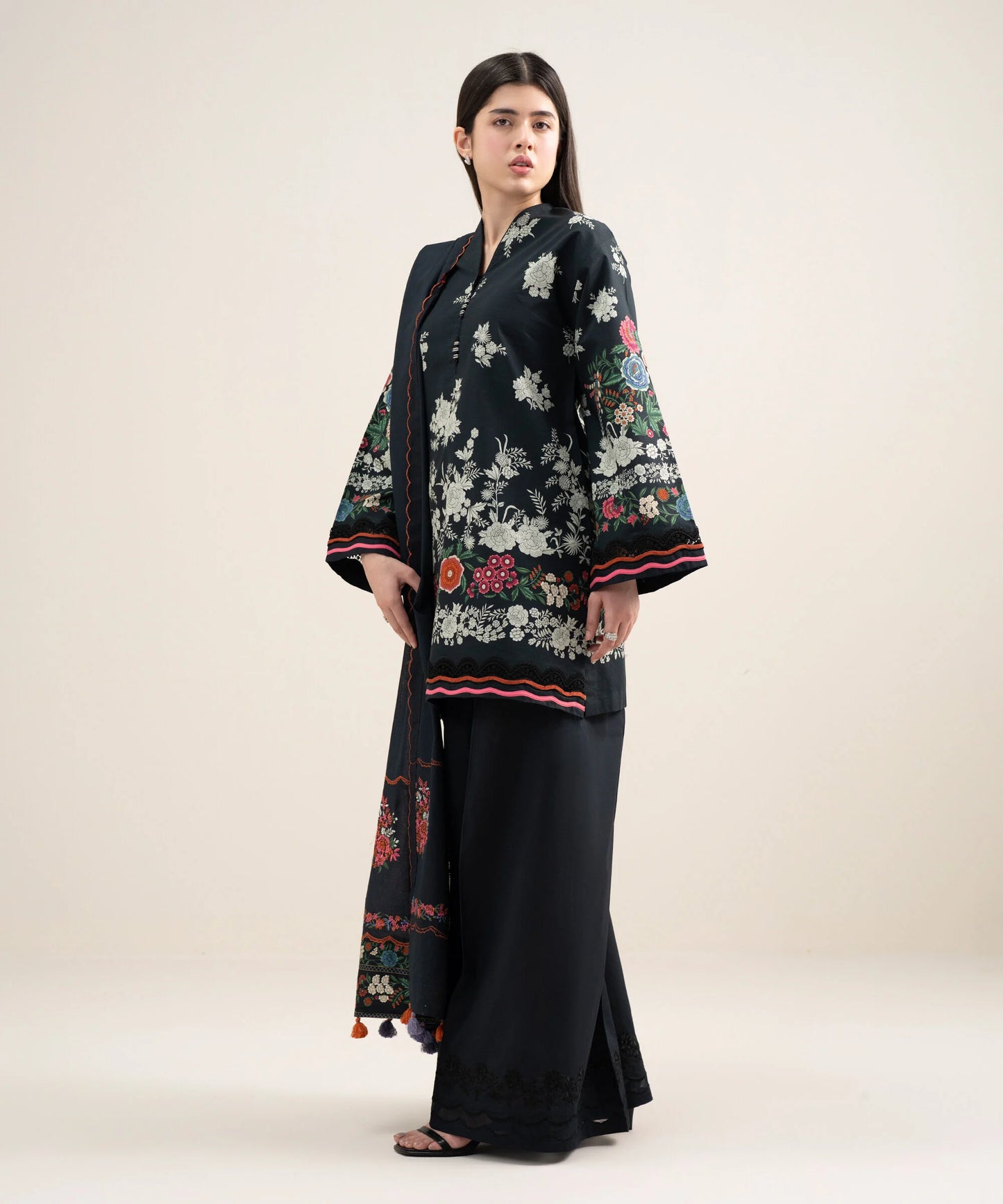 3 Piece - Embroidered Lawn Suit