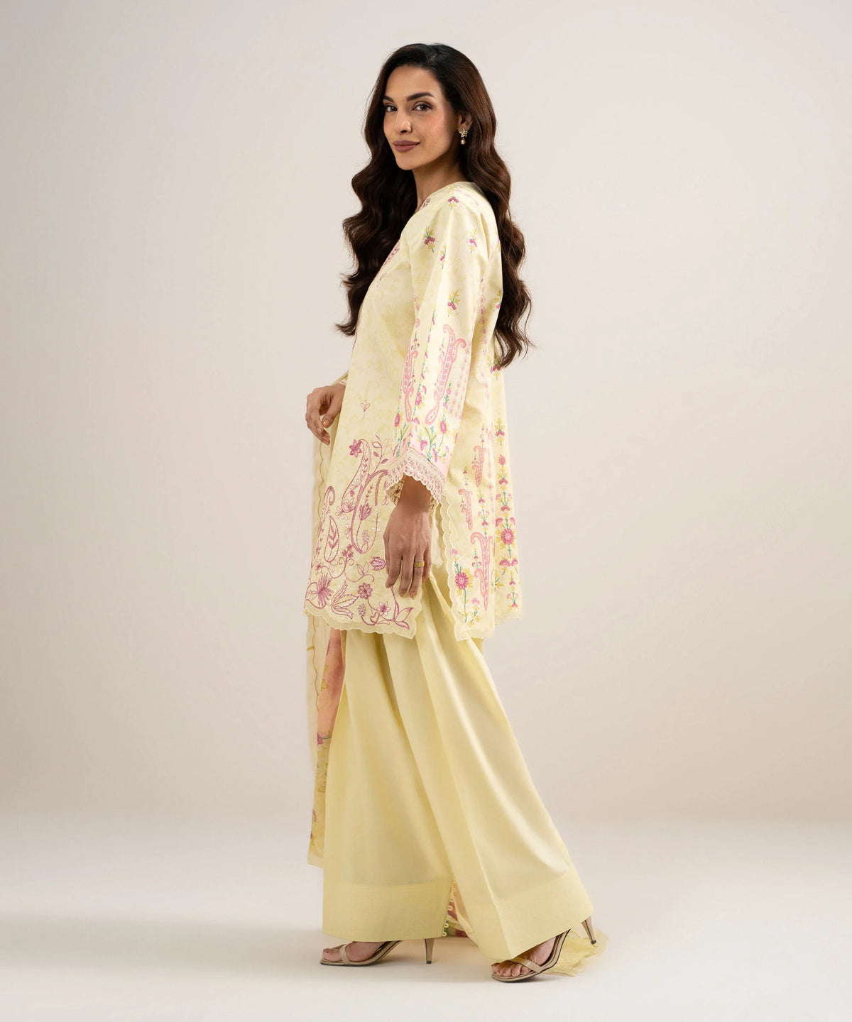 3 Piece - Embroidered Lawn Suit