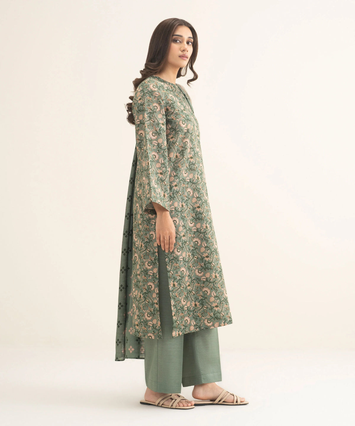 3 Piece - Printed Khaddar Suit