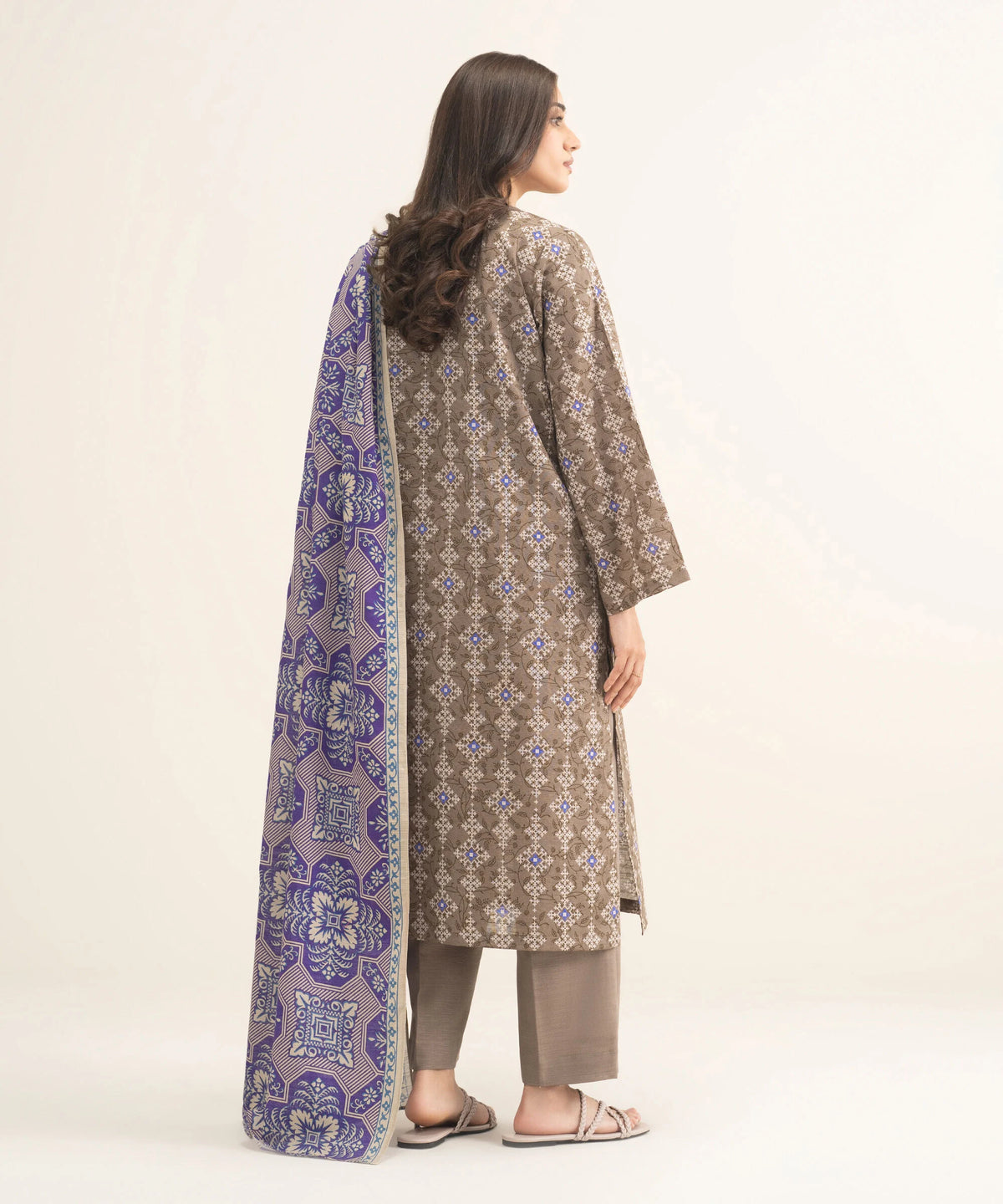 3 Piece - Printed Khaddar Suit