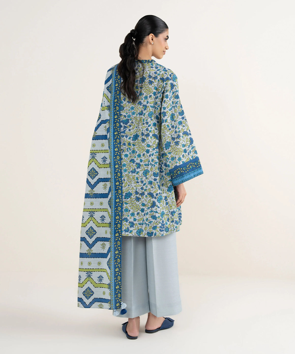 3 Piece - Printed Khaddar Suit