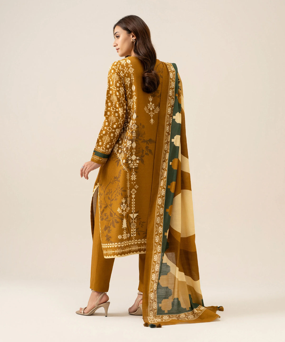 3 Piece - Printed Light Khaddar Suit