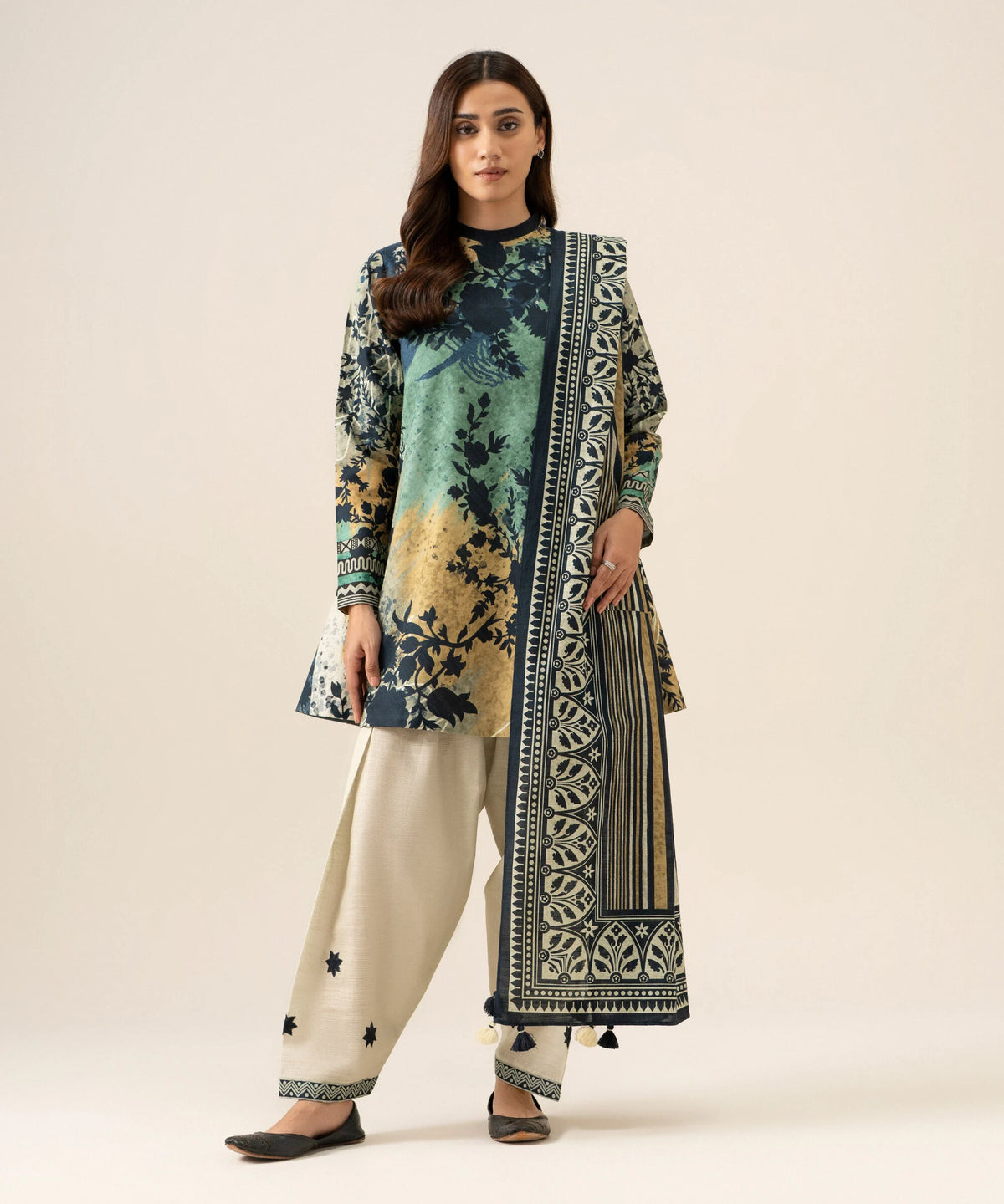 3 Piece - Printed Light Khaddar Suit