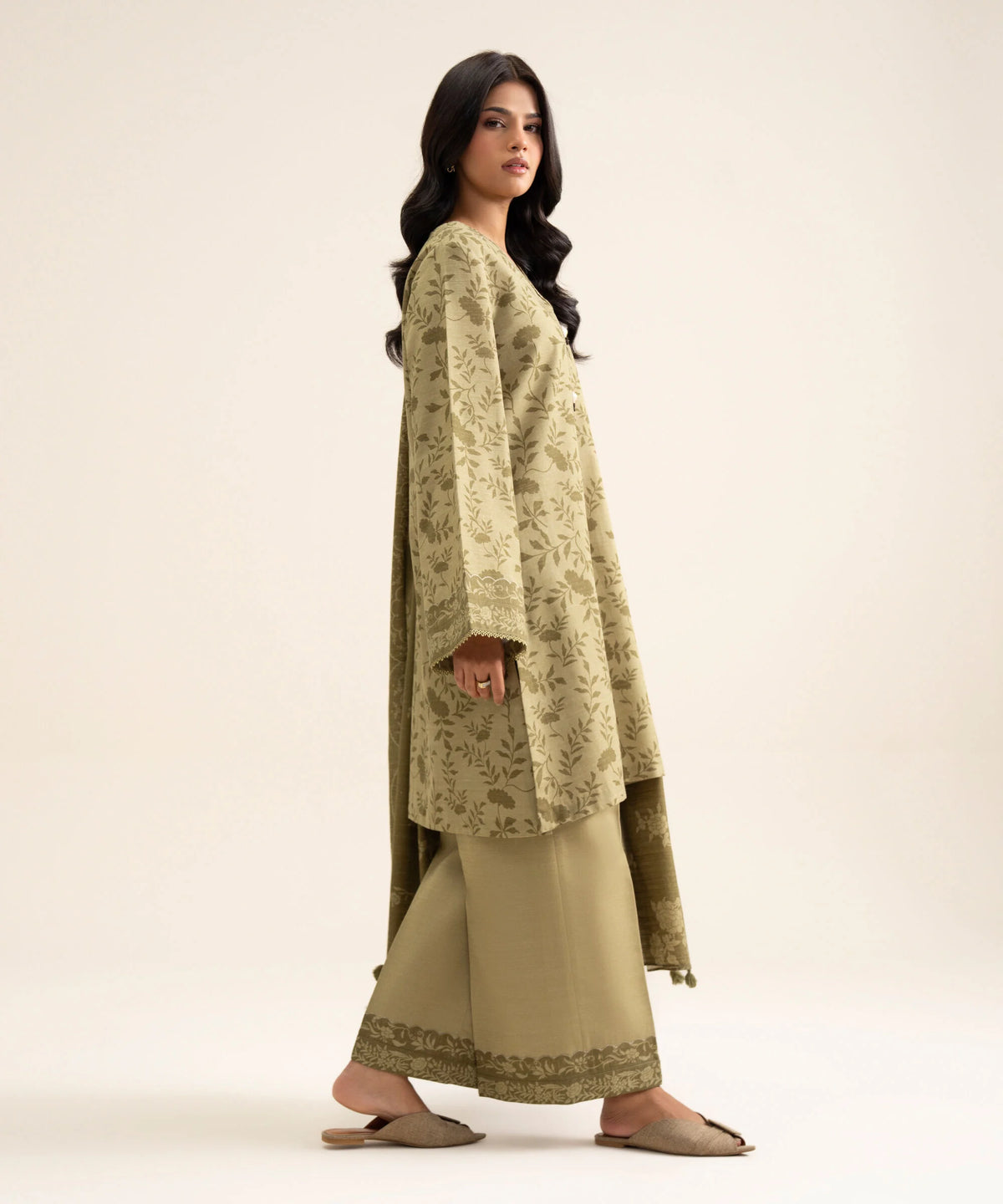3 Piece - Printed Light Khaddar Suit