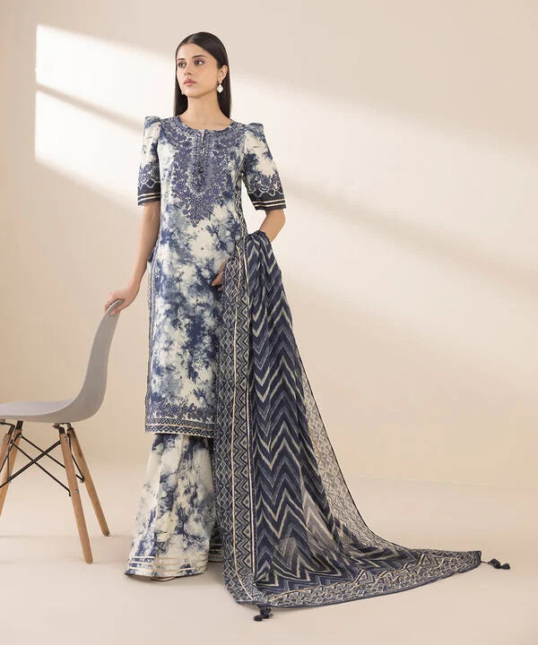 3 Piece - Embroidered Lawn Suit