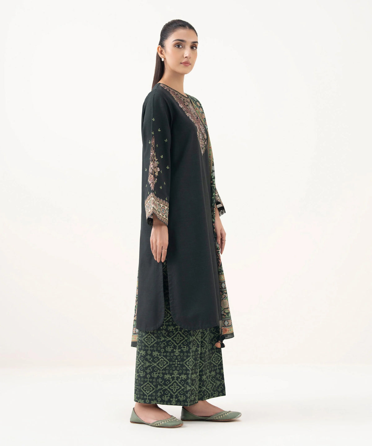 3 Piece - Embroidered Khaddar Suit