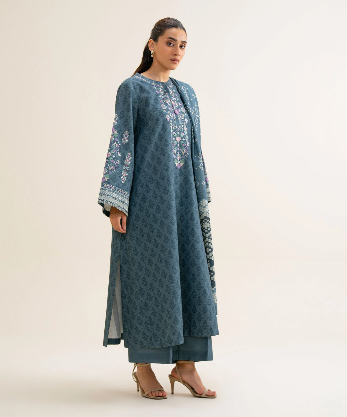 3 Piece - Embroidered Light Khaddar Suit