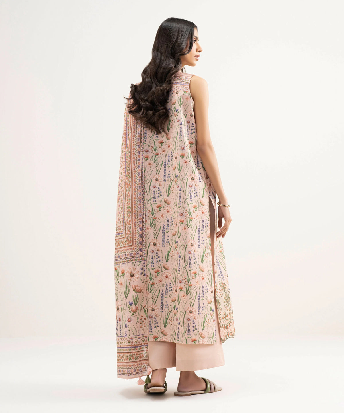 3 Piece - Embroidered Zari Lawn Suit