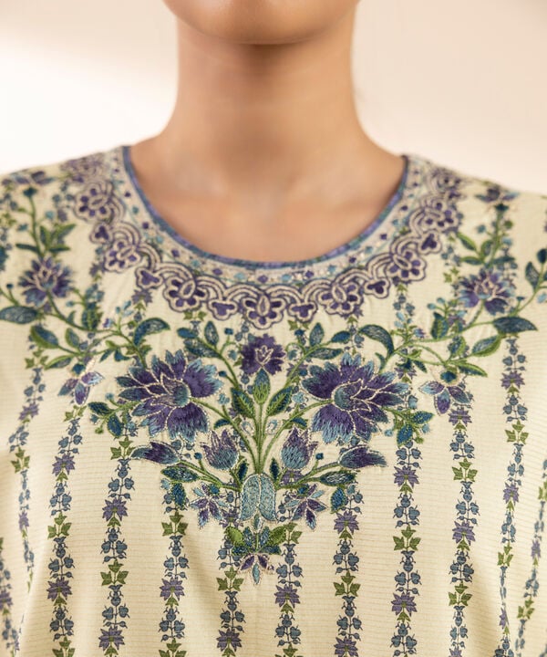 3 Piece - Embroidered Zari Lawn Suit