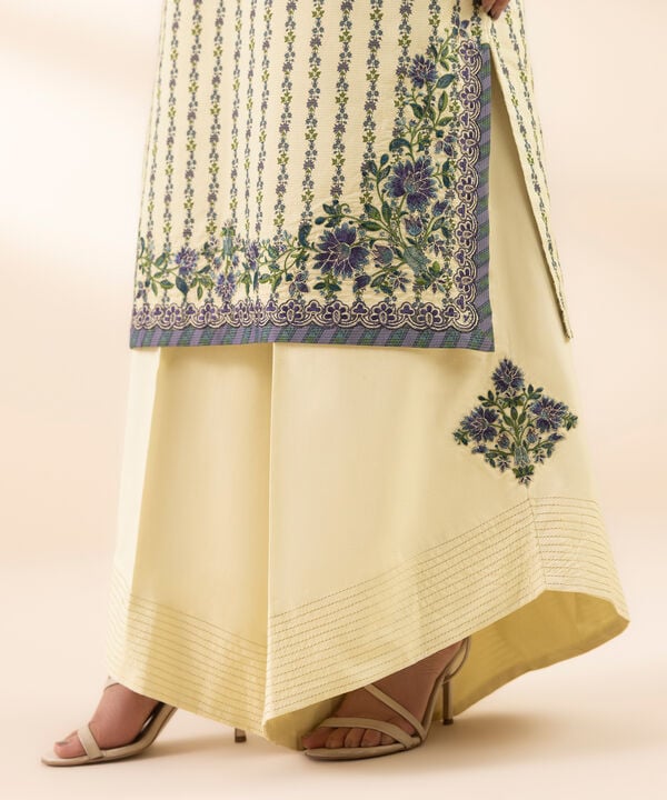 3 Piece - Embroidered Zari Lawn Suit