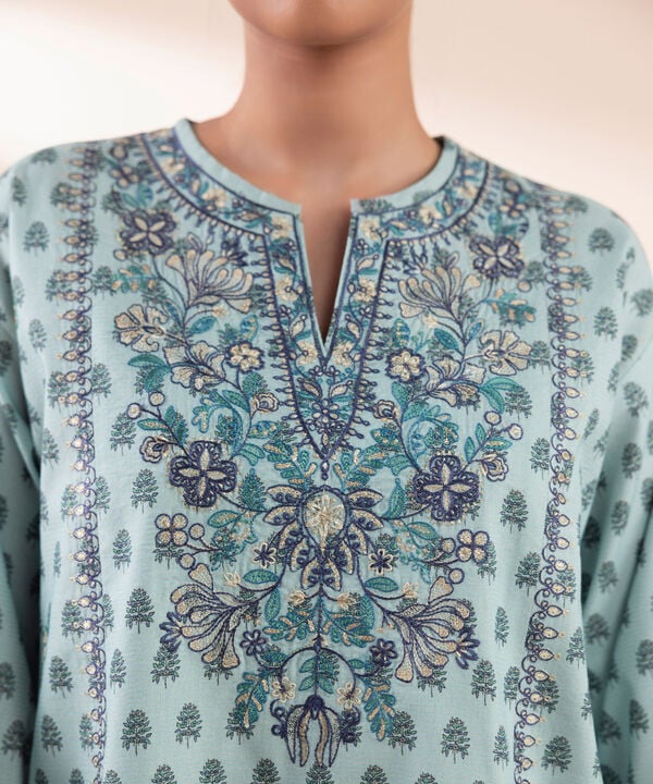 3 Piece - Embroidered Zari Lawn Suit
