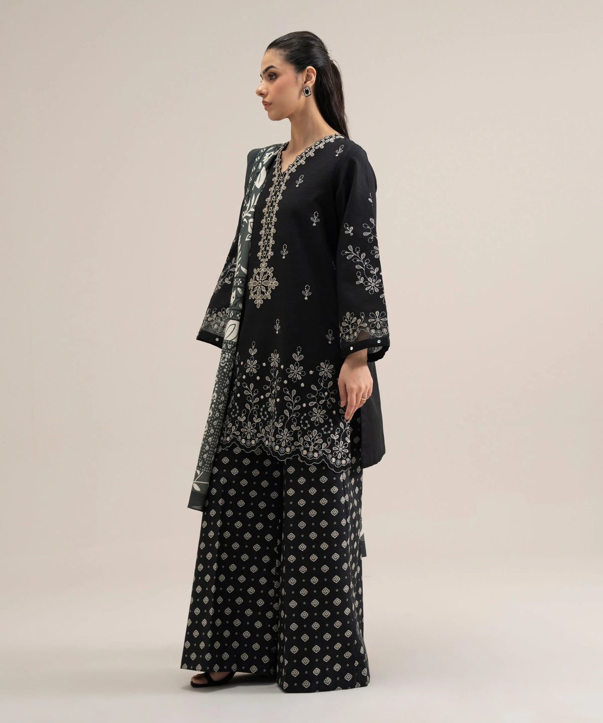3 Piece - Embroidered Khaddar Suit