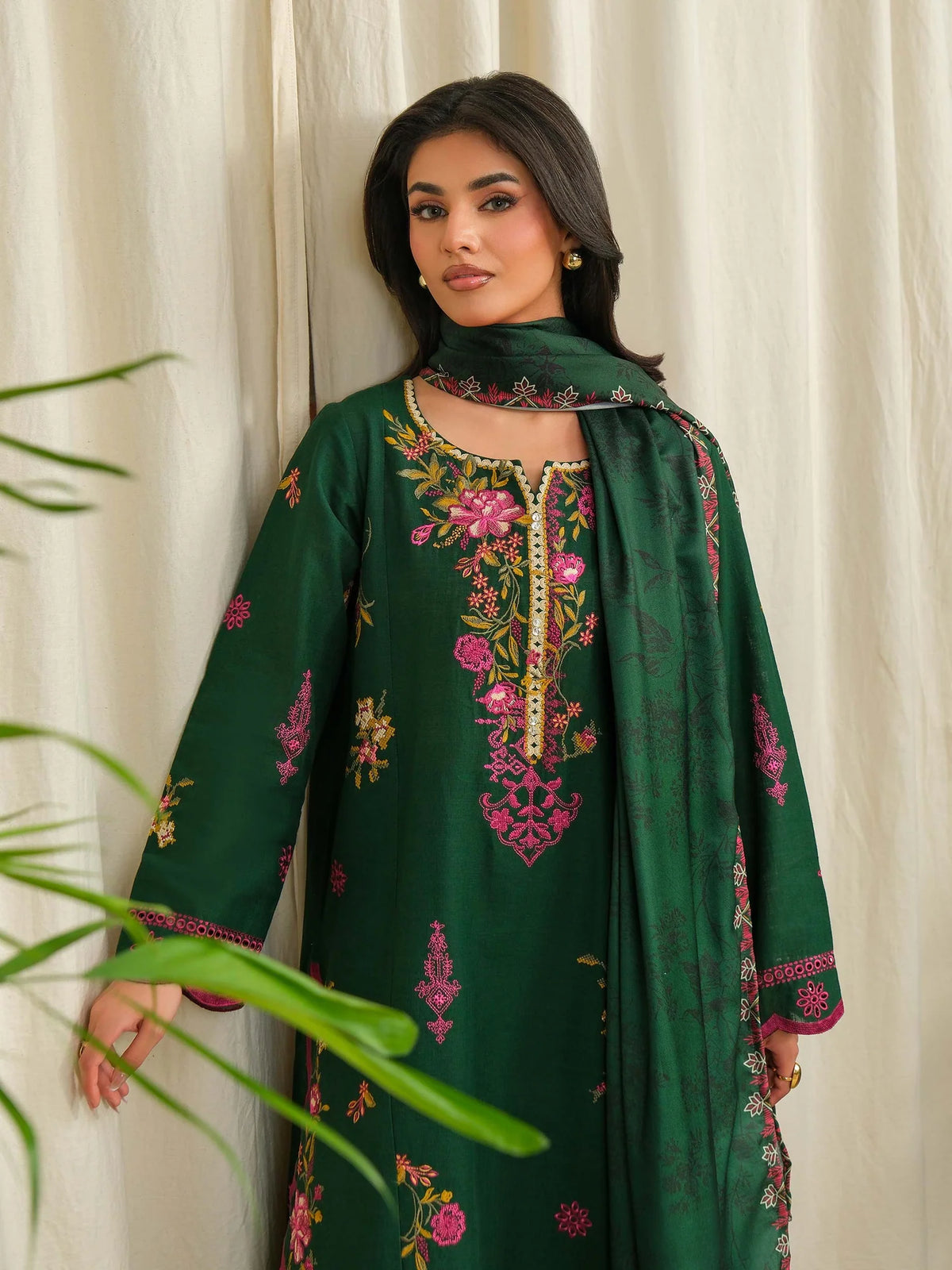 3 Piece Khaddar Suit-Embroidered (Unstitched)